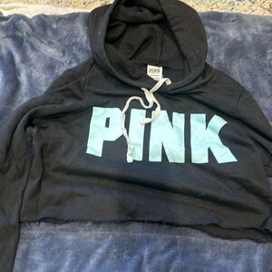 Cropped pink hooded sweatshirt